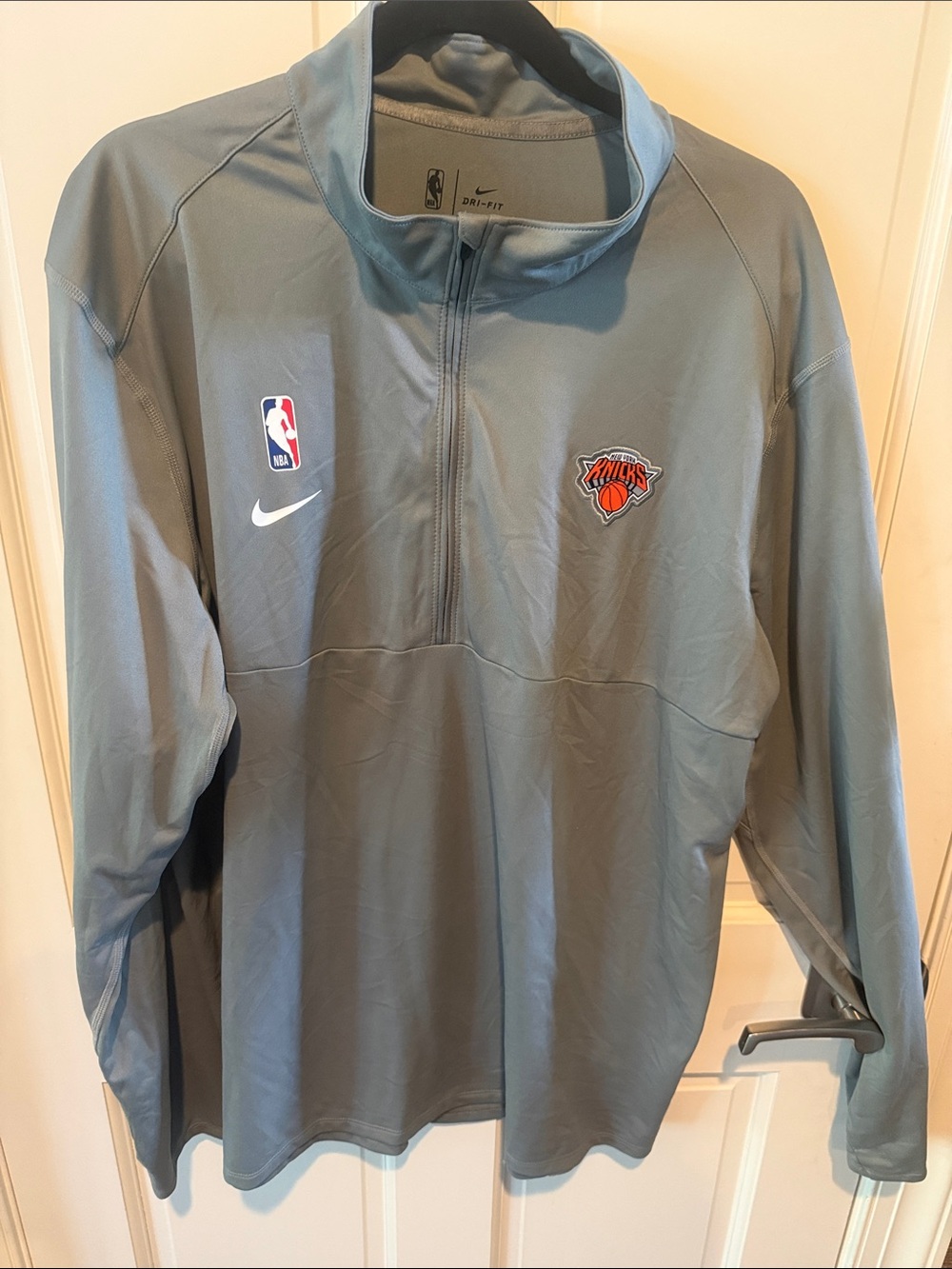 Nike Gray New York Knicks Dri-FIT Quarter-Zip Pullover